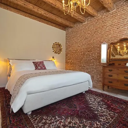 28 Rotonda Πανσιόν 4*